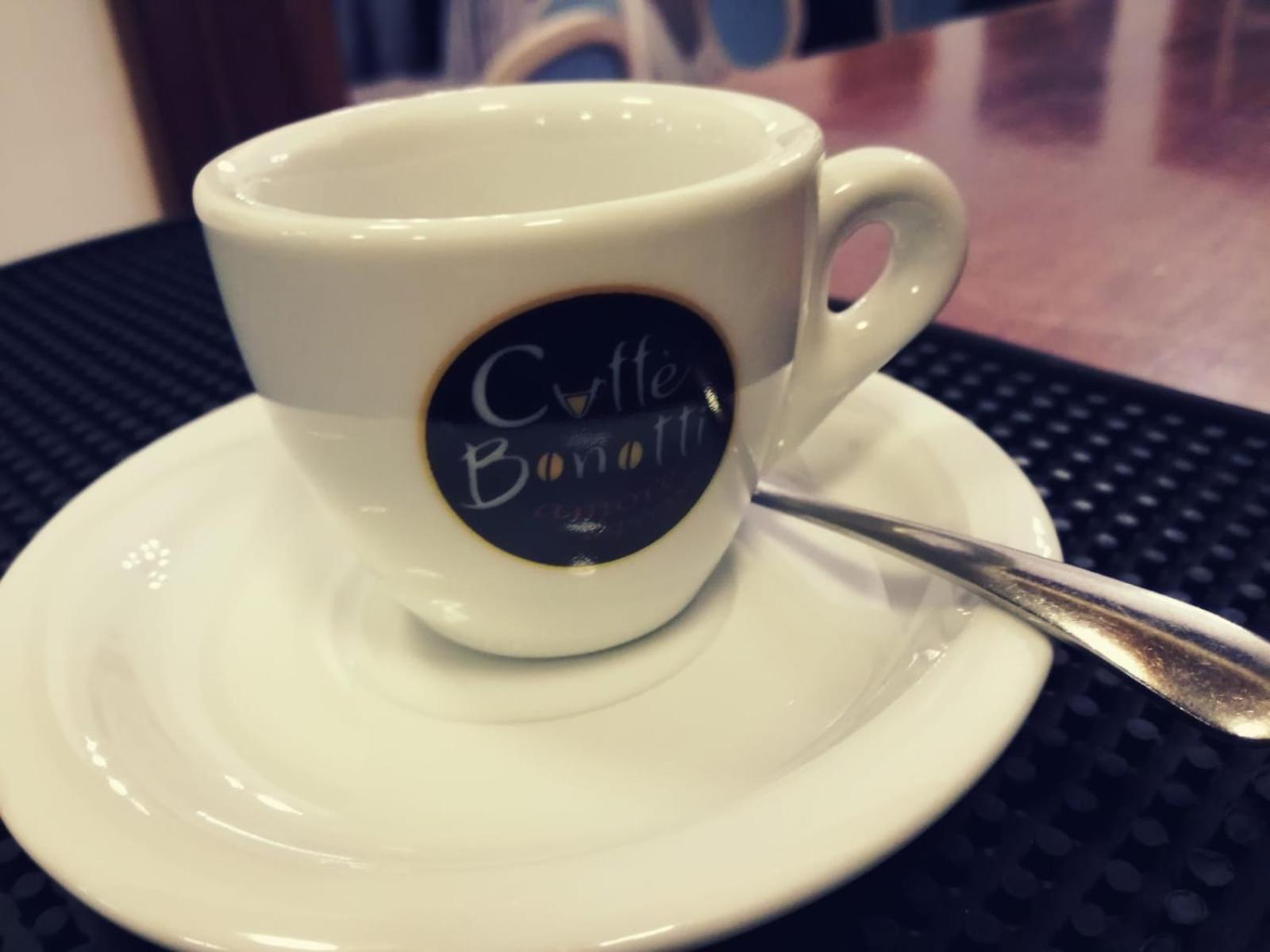 茱莉娅酒店 马里纳迪马萨 外观 照片
